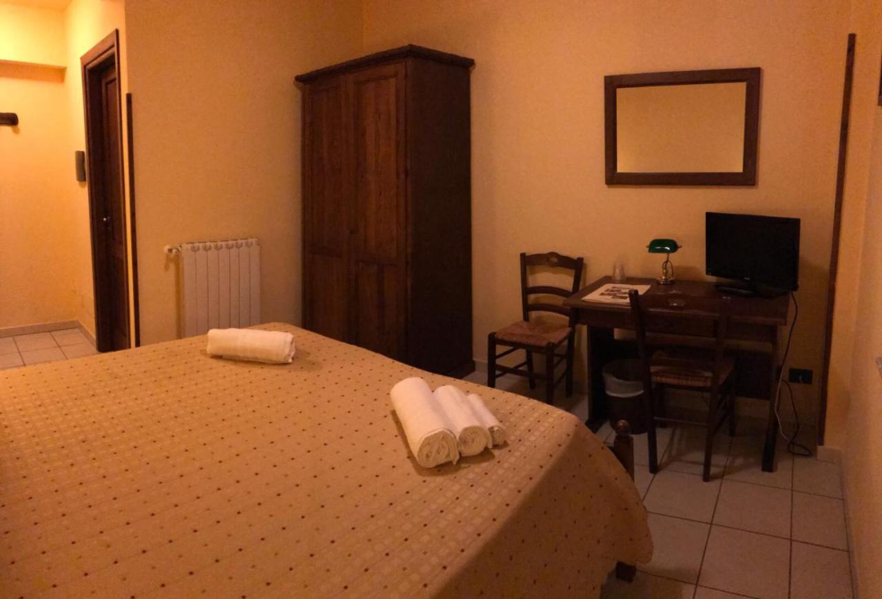 La Locanda Di San Francesco Hotel Viggianello Luaran gambar